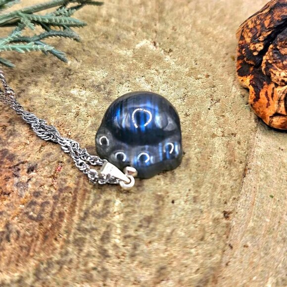 Nature Labradorite Carved Flashy Cute Animal Paw Pendant Necklace - Picture 4 of 10